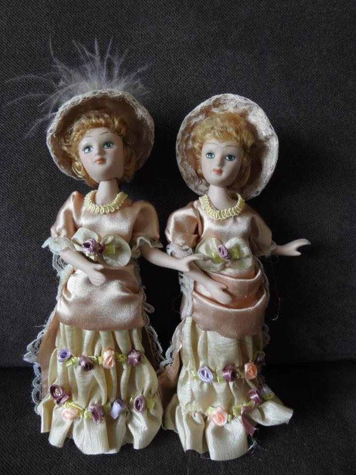 Antieke sierpopjes van 20 cm., Verzamelen, Poppetjes en Figuurtjes, Zo goed als nieuw, Ophalen of Verzenden