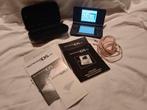 Nintendo DS Lite zwart met hoes, kabel en boekjes, Spelcomputers en Games, Spelcomputers | Nintendo DS, Zwart, Ophalen of Verzenden