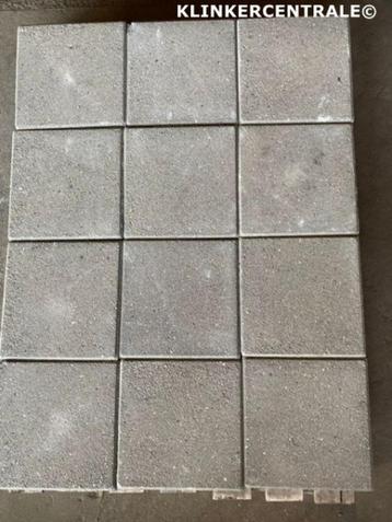 574m2 grijs betontegels 30x30x4,5cm stoeptegels terrastegels beschikbaar voor biedingen
