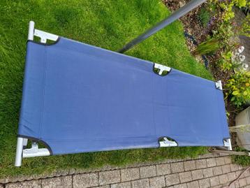 Veldbedje, festival-stretcher, kampeer, logeer-bedje, beschikbaar voor biedingen