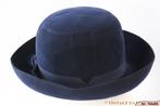 oude Vintage Dameshoed Touriste blue 55 = S tot XS, Antiek en Kunst, Ophalen of Verzenden, Dames, Touriste