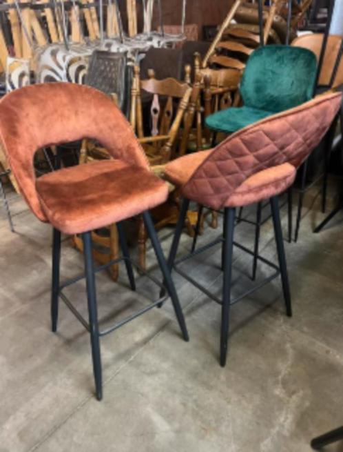 2 stuks luxe Velvet Adore barkrukken nieuw, Huis en Inrichting, Barkrukken, Nieuw, 60 tot 90 cm, Metaal, 2 krukken, Met voetsteun