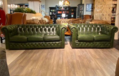 Gave originele engelse chesterfield Bankstel 3+2 Groen leer, Huis en Inrichting, Banken | Bankstellen, Gebruikt, 75 tot 100 cm