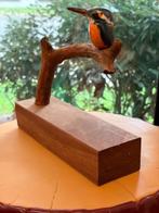 Ijsvogel van keramiek op jouten tak., Dieren en Toebehoren, Ophalen, Zo goed als nieuw