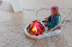 Lemax meisje met wakkerend vuurtje voor Kerstdorp, Ophalen of Verzenden