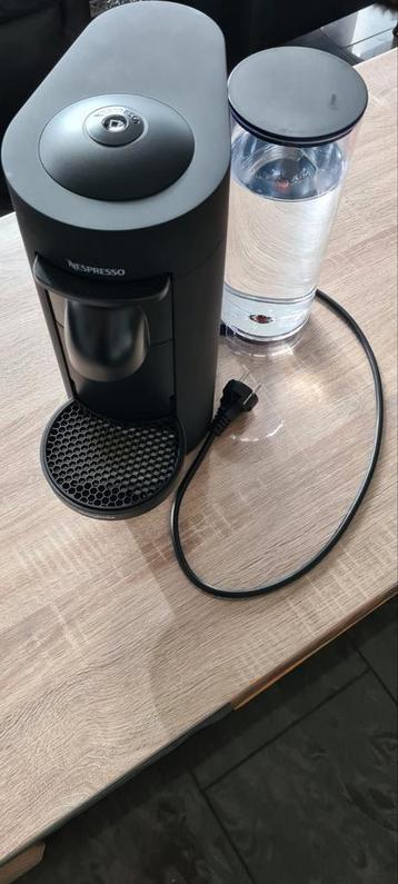 Nespresso vertuo machine met 2 siliconen deksels voor snelfi