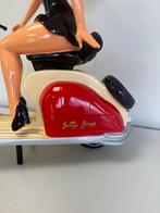 Betty Boop op Vespa Scooter - Beeld, Antiek en Kunst, Ophalen