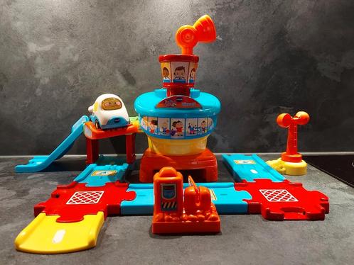 Vtech Toet Toet Auto's Vliegveld + Vince Vliegtuig, Kinderen en Baby's, Speelgoed | Vtech, Zo goed als nieuw, 2 tot 4 jaar, Ophalen of Verzenden