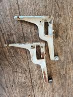 2 gietijzeren steunen Hoog 15 cm Lang 19 cm, Ophalen