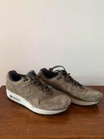 Nike Air Max 1 Premium Olive 42.5, Kleding | Heren, Schoenen, Ophalen of Verzenden, Gedragen, Overige kleuren, Sneakers of Gympen