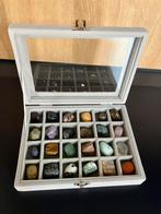 Verzameldoos met 24 verschillende edelstenen, Ophalen of Verzenden, Zo goed als nieuw