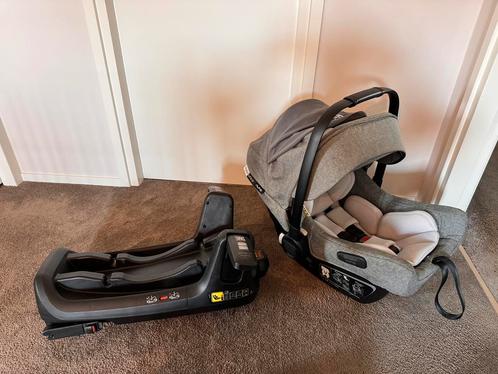 Bugaboo Turtle air by Nuna Maxi Cosi met Isofix Base, Kinderen en Baby's, Autostoeltjes, Zo goed als nieuw, Overige merken, 0 t/m 13 kg