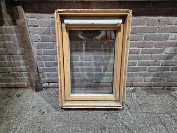 Diverse Velux dakramen GGL 102 (ck02) 55x78 beschikbaar voor biedingen