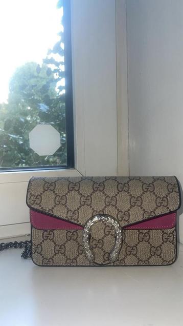Gucci tasje beschikbaar voor biedingen
