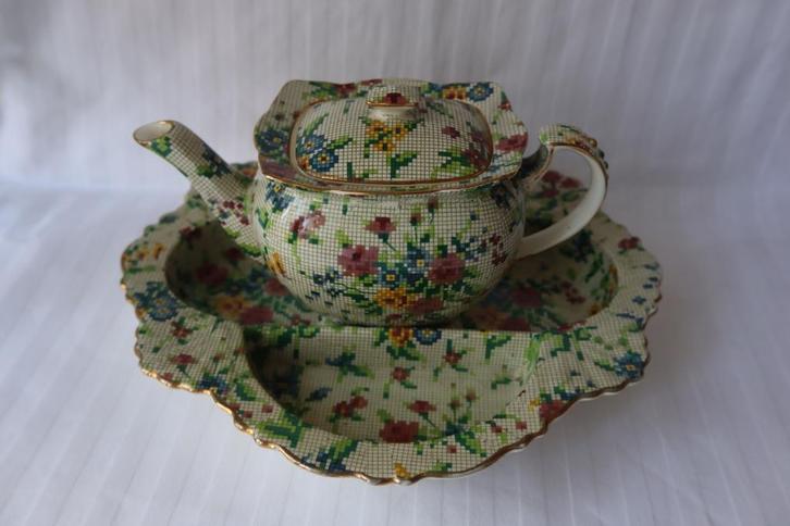 Vintage Chintz Royal Winton Grimwades schaal en thee pot, Antiek en Kunst, Antiek | Porselein, Ophalen of Verzenden