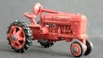 Mc Cormick Farmall tractor 1:64 Ertl Pol, Zo goed als nieuw, Verzenden, Tractor of Landbouw