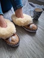 Pantoffels lamswol, handgemaakt, Beige, Nieuw, Ophalen of Verzenden, Pantoffels of Sloffen