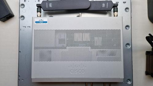Cisco C1111-8PLTE Router, Computers en Software, Routers en Modems, Gebruikt, Ophalen of Verzenden
