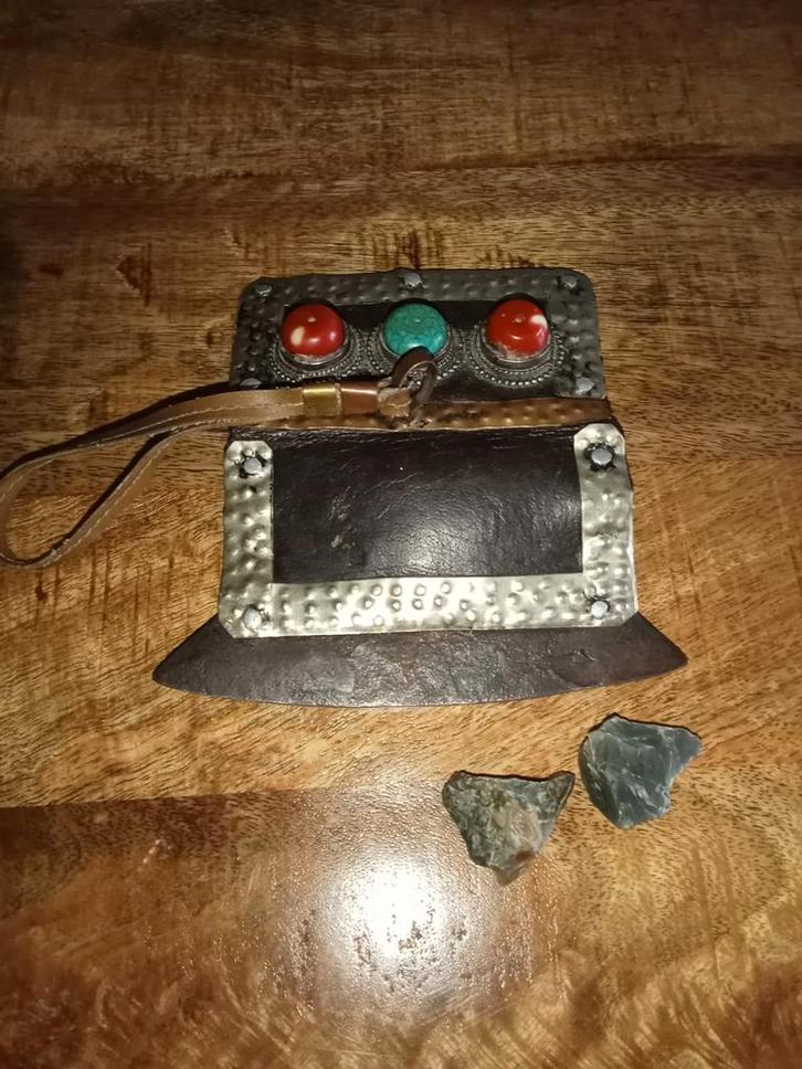 Zeldzame Tibetaanse vuursteen portemonnee amulet, Antiek en Kunst, Kunst | Niet-Westerse kunst, Ophalen of Verzenden