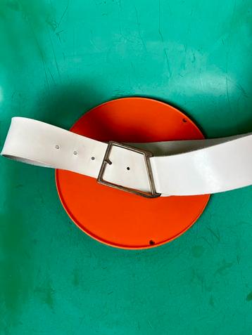 Vintage brede riem wit glad leer statement belt beschikbaar voor biedingen