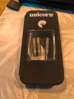 Unicorn john lowe world champion darts, Ophalen of Verzenden, Zo goed als nieuw, Pijlen
