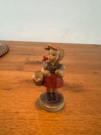 Hummel Beeldje Meisje met Mandje - W. Germany Porselein Figu, Antiek en Kunst, Ophalen of Verzenden