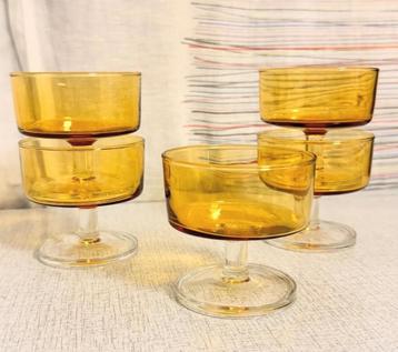 Amberkleurige vintage champagnecoupes, 5 stuks beschikbaar voor biedingen