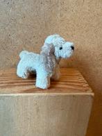 Knuffel hond - hxbxd 5x3x6cm - fluffy, Verzamelen, Poppenhuizen en Toebehoren, Ophalen of Verzenden, Zo goed als nieuw, Poppenhuis