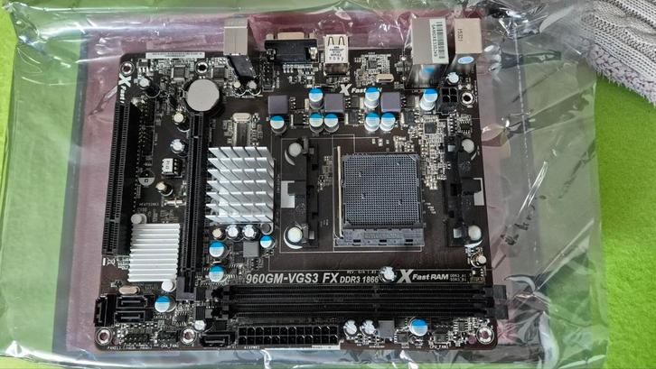 ASRock 960GM-VGS3 FX Moederbord - Zo goed als nieuw, Computers en Software, Moederborden, Zo goed als nieuw, AMD, DDR3, Ophalen of Verzenden