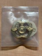 Baretembleem aan en afvoertroepen nieuw in verpakking, Verzamelen, Militaria | Algemeen, Ophalen of Verzenden, Landmacht, Nederland