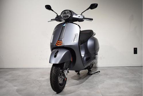Vespa GTS 300 SuperSport mat grijs | AANBIEDING, Fietsen en Brommers, Scooters | Vespa, Nieuw, Benzine, Ophalen of Verzenden