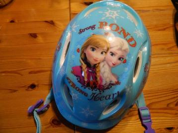 Fietshelm van Frozen,NIEUW,voor een meisje beschikbaar voor biedingen