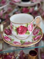 Royal albert old english rose teacup size, Antiek en Kunst, Antiek | Servies los, Ophalen