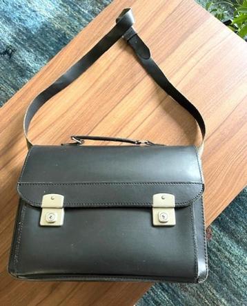 grote leren vintage schooltas werktas beschikbaar voor biedingen