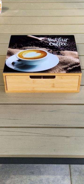 Te koop houten koffiecupshouder beschikbaar voor biedingen