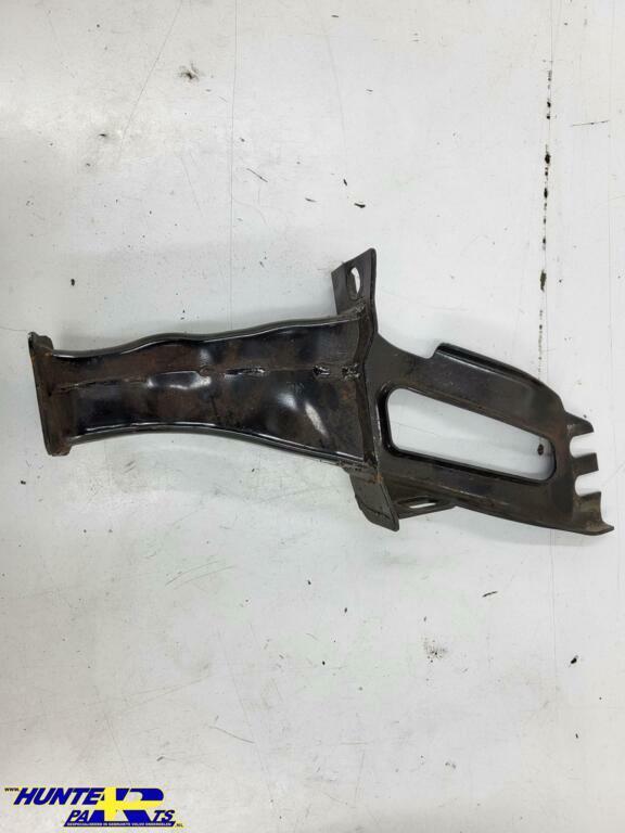 Ophangbeugel front R Volvo V60/S60 ('10-'18) 31340959, Auto-onderdelen, Carrosserie en Plaatwerk, Volvo, Gebruikt, Ophalen of Verzenden