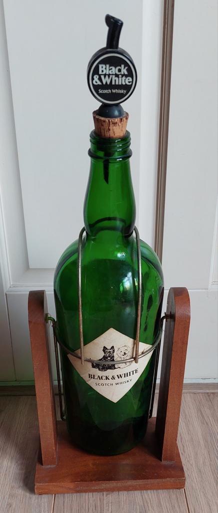 vintage Black&White Scotch whisky fles in houder (leeg), Verzamelen, Merken en Reclamevoorwerpen, Gebruikt, Ophalen of Verzenden