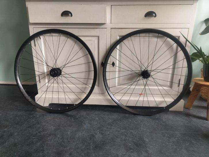 Bontrager kovee elite 23 carbon boost wielset 29, Fietsen en Brommers, Fietsonderdelen, Zo goed als nieuw, Mountainbike, Wiel