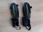 Nike voetbal scheenbeschermers maat L kinderen 10-12 jaar, Sport en Fitness, Voetbal, Maat L, Ophalen of Verzenden, Zo goed als nieuw