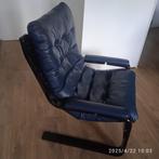Vintage Scandinavische Relaxfauteuil Blauw Leer, Ophalen of Verzenden, Gebruikt, Hout, 75 tot 100 cm