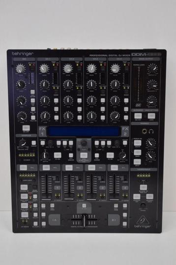 Behringer DDM4000 Mengpaneel - in nieuwstaat - incl. doos!