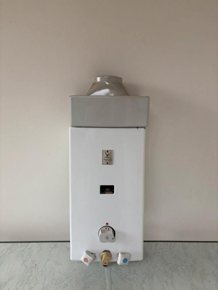 Vaillant Geiser - Direct Warm Water!, Doe-het-zelf en Verbouw, Geisers en Boilers, Gebruikt, Geiser, Aardgas, Minder dan 20 liter