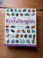 De Kristallengids (Judy Hall), Boeken, Ophalen of Verzenden, Gelezen, Tarot of Kaarten leggen, Achtergrond en Informatie