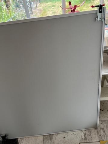 Schuifdeur beschikbaar voor biedingen