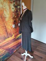 Tijdloos pak, rok en blazer, mt 38/40, taupe, Maat 38/40 (M), Bruin, Ophalen of Verzenden, Zo goed als nieuw