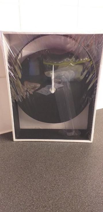 Nieuw in verpakking....KLOK beschikbaar voor biedingen