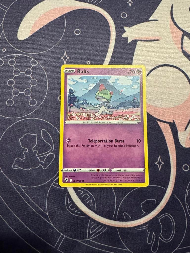 Pokémon kaart Ralts #60, Ophalen of Verzenden, Zo goed als nieuw, Losse kaart