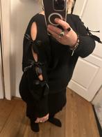 Zwarte Ibiza trui met open armen en strikjes, Kleding | Dames, Zwart, Maat 42/44 (L), Ophalen of Verzenden, Zo goed als nieuw
