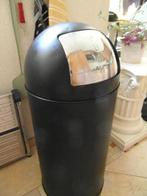 kantoor prullenbak zwart metaal 50 Liter  80 cm H Elst (U), Huis en Inrichting, Woonaccessoires | Prullenbakken, Gebruikt, 40 liter of meer