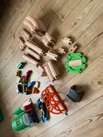 Houten treinbaan met Brio station, takelwagon en boot, Kinderen en Baby's, Speelgoed | Houten speelgoed, Zo goed als nieuw, Ophalen